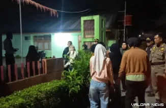 Satuan Polisi Pamong Praja (Satpol PP) Kota Padang mengamankan 11 orang, terdiri dari 10 perempuan dan seorang pria, saat menggelar patroli ketenteraman dan ketertiban umum (Trantibum) pada Sabtu dini hari.