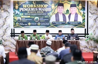 Ramadhani saat membuka Workshop Pengurus Masjid se-Kota Solok Menuju Masjid Paripurna di Hotel Premiere, Jumat.