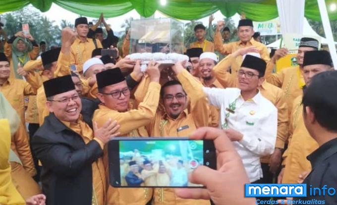 Bupati Limapuluh Kota beserta rombongan kafilah Limapuluh Kota bersukacita merayakan kemenangan juara umum MTQ di Solok Selatan (Foto : Kemenag)