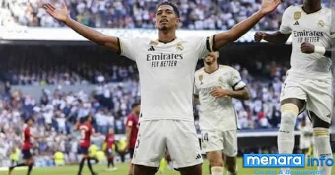 Jude Bellingham rayakan goal kemenangan dengan rekan-rekannya