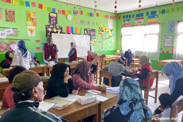 Perhimpunan Dokter Spesialis Patologi Klinik dan Kedokteran Laboratorium Indonesia (PDS - Patklin Padang) bersinergi dengan PMI Sumatera Barat melakukan pelayanan kesehatan kepada masyarakat terdampak banjir bandang lahar dingin Galuang.