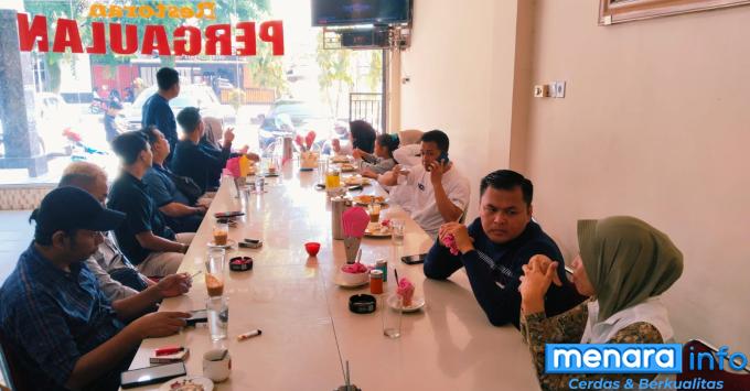 Bahas Isu-isu Pilkada 2024, Rizki Kurniawan Nakasri (RKN) Bincang Santai dengan Tim Dan Simpatisan