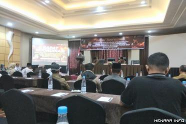 Ketua KPU Bukittinggi, Satria Putra membuka acata rapat koordinasi / foto, Eri
