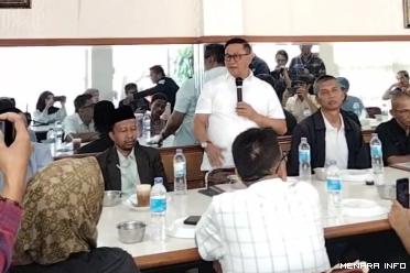 Cawako Ramlan Nurmatias berikan klarifikasi dihadapan para wartawan, Sabtu 31/8/2024.