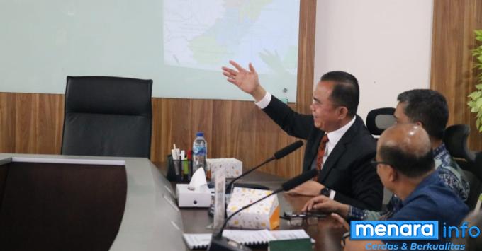 Pjs Wali Kota Bukittinggi, H. Hani Syopiar Rustam menjalin komunikasi dengan Kementerian PUPR melalui bidang terkait.