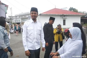 Cawako Bukittinggi Erman Safar, bkusukan didampingi Cawawako, Heldo A. EJM