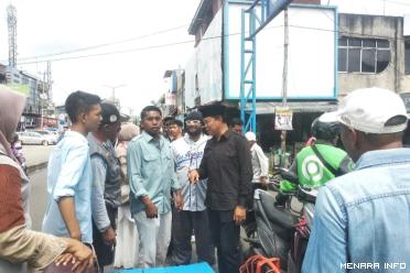 Cawawako Heldo Aura sambangi para pedagang diseputaran jalan Diponegoro Aur Kuning. EJM