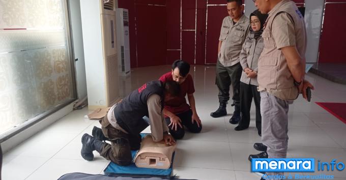 pelatihan dan pendidikan di youth centre padang