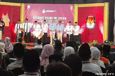 Empat pason Walikota Bukittinggi ikuti Debat publik yang siselenggarakan KPU Bukittinggi. EJM