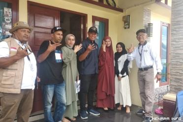 Cawawako Heldo, foto bersama warga Kayu kubu, dan relawan yang berdimisili di Kayu Kubu Guguak Panjang, EJ