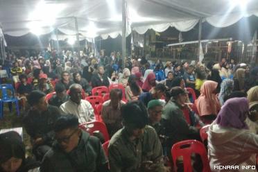 Suasana warga Pakan Kurai pada Kampanye pamungkas Erman Safar.