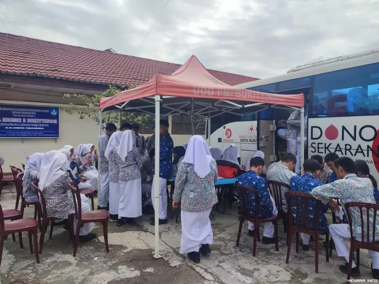 Antrian siswa SMAN 3 Bukittinggi pada saat donor darah