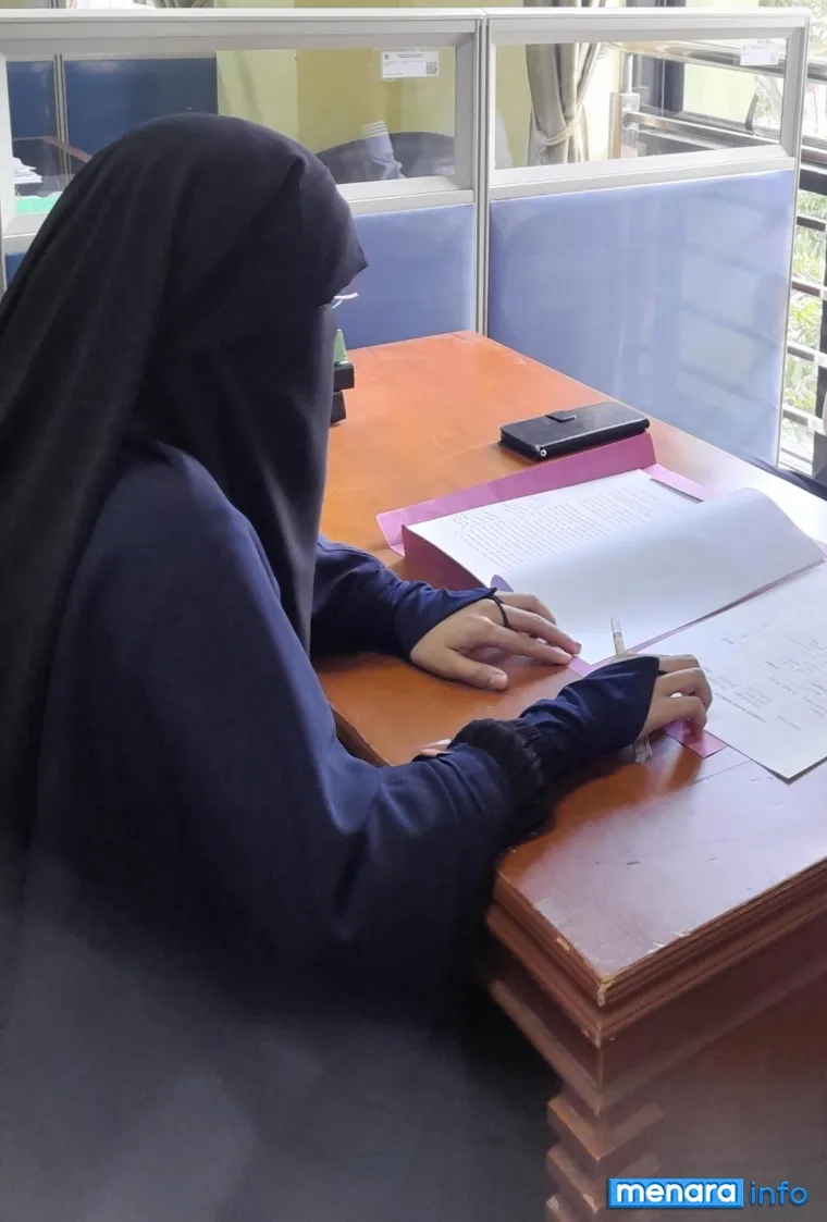 Ilustrasi Relevansi Kompilasi Hukum Islam (KHI) terhadap Perilaku Gen-Z yang Takut Menikah karena Standar Sosial Media dengan slogan "Marriage is Scary"
