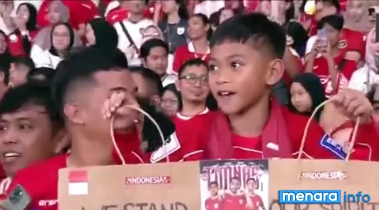 Dukungan suporter Timnas Indonesia selalu memberikaan semangat tanpa henti di Stadion Gelora Bung Karno pada pertandingan Indonesia melawan China Kamis malam 05/06/2025