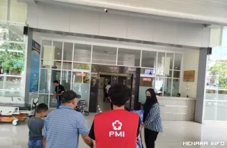 Foto : Ambulan medis PMI Bukittinggi, sedang melakukan pelayanan pengantaran ke Rumah Sakit