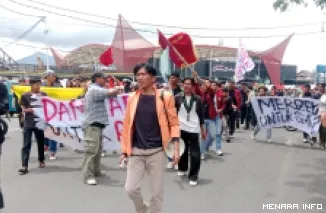 Demo Mahasiswa dan ojek online Bukittinggi