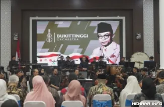 Bukittinggi Orchestra meriahkan Pubcak Acara 123 Tahun Kelahiran Bung Hatta, di Balairung Rumah Dinas Walikota Bukittinggi, Selasa (12/8).