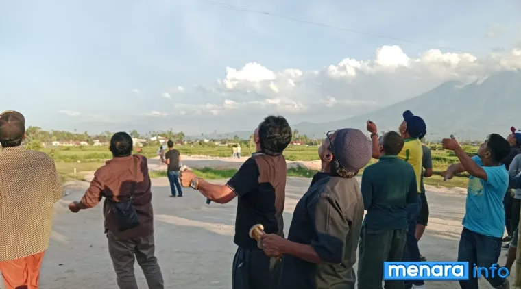 Pertandingan layang-layang, di Jorong Batang Buo, Senin (27/10)