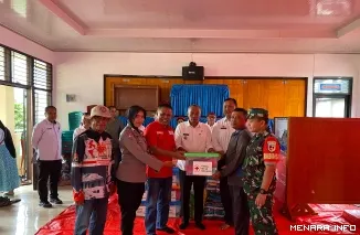 Pemerintah Kota Bukittinggi melalui Dinas Terkait dan PMI, gerak cepat berikan bantuan korban kebakaran di Kelurahan Birugo, Rabu (29/10)