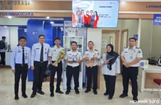 Seremoni sederhana penyerahan produk hasil karya WBP Lapas Kelas IIB Tanjung Pati kepada Imigrasi Agam