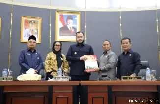 Wali Kota Padang Fadly Amran Bersama Ketua DPRD Padang, Muharlion, Kamis (30/4/2026)