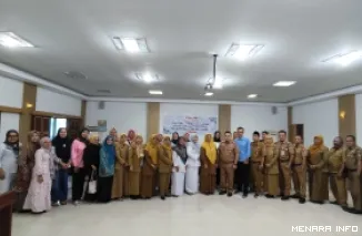 Camat Lubuk Begalung Ikrar Prakasa Bersama Peserta Lokakarya Mini Lintas Sektor Puskesmas, Selasa (19/5/2026)