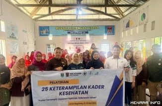 Kepala Dinas Kesehatan Kota Padang Bersama Peserta Pelatihan 25 Keterampilan Kader Kesehatan (*)