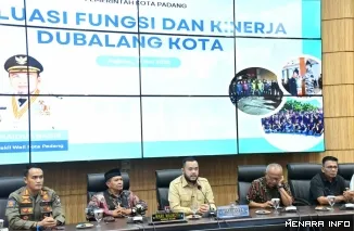 Wali Kota Padang Fadly Amran Memimpin Rapat Evaluasi Dubalang Kota, Senin (18/5/2026)