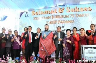 Wali Kota Padang Fadly Amran Menghadiri Jubileum HKBP Padang ke-75 Minggu (17/5/2026)