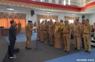 Bupati Pasbar, Yulianto pimpin pengukuhan Kelompok Kerja Percepatan Perhutanan Sosial Kabupaten Pasaman Barat di aula kantor bupati, Senin. (humas)