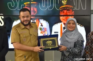 Wali Kota Padang Fadly Amran Bersama Rektor ITP Prof. Maidiawati (*)