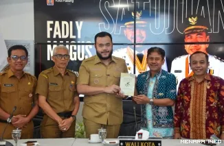 Wali Kota Padang Fadly Amran  Kunjungan Kerja Wakil Ketua Komisi Perlindungan Anak Indonesia (KPAI), Jasra Putra, di Gedung Putih Rumah Dinas Wali Kota Padang, Selasa (12/5/2026).
