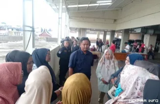 Kepala Dinas Perdagangan Kota Padang Fizlan Setiawan Melakukan Sosialisasi Kepada Peda Pasar, Minggu (24/5/2026)