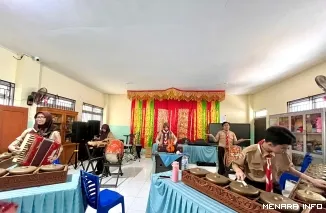 Siswa-Siswi SMPN 7 Padang Sedang Melakukan Persiapan Menjelang FLS3N, Selasa (12/5/2026)