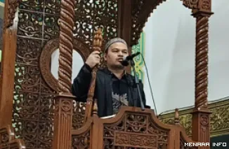 Tangkapan layar Masjid Raya Annur Pekanbaru yang menayangkan kutbah jumat secara live.