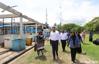 Wali Kota Padang Fadly Amran Meninjau Unit Pelaksana Teknis Daerah Sentra Pengolahan Perikanan (UPTD SPP) Pasia Nan Tigo, Kecamatan Koto Tangah, Rabu (20/5/2026).