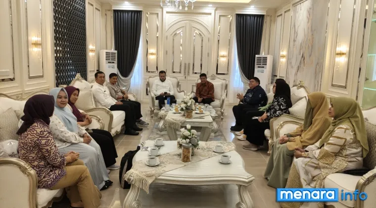 Wali Kota Padang Fadly Amran Saat Beraudiensi dengan Perwakilan PT HM Sampoerna Tbk, Jumat (12/6/2026)