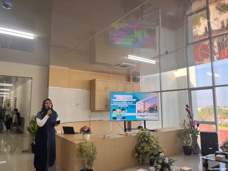 Direktur RSUD dr Rasidin Padang dr. Lismawati R,  Sp.PA, M.Biomed, MM, MKM