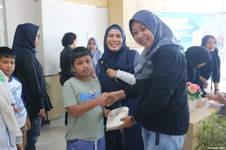 Pesetta Khitan Massal Mendapat Bingkisan