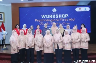 Penasihat I DWP Kemnaker, Sumarni Yassierli saat membuka Workshop Penguatan Kapasitas PFA atau bantuan psikologis awal yang digelar DWP Kementerian Ketenagakerjaan, Kamis. (humas)