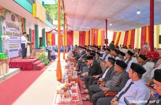 Gubernur Sumbar, Mahyeldi berikan sambutan pada peresmian Rumah Tahfiz Baitul Huffazh di Jorong Padang Kunyik, Nagari Bungo Tanjung, Kecamatan Batipuh, Kabupaten Tanah Datar, Senin. (humas)