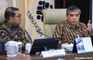 Menteri Ketenagakerjaan (Menaker) Yassierli dan Menteri Ekonomi Kreatif (Menekraf) Teuku Riefky Harsya di Kantor Kemnaker, Jakarta, Kamis. (humas)