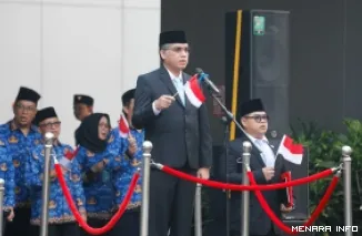 Menteri Ketenagakerjaan, (Menaker) Yassierli jadi inspektur upacara peringatan Hari Lahir Pancasila di Plaza Kantor Kementerian Ketenagakerjaan (Kemnaker), Jakarta, Senin pagi. (humas)