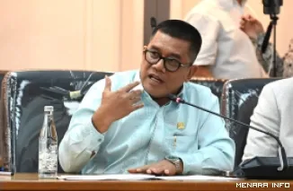 Anggota Komisi XIII DPR RI, Muslim Ayub pada Raker Komisi XIII DPR RI bersama Menteri Hukum, Menteri Pemuda dan Olahraga serta Ketua Umum PSSI terkait pembahasan pertimbangan pemberian kewarganegaraan RI, Kamis. (humas)