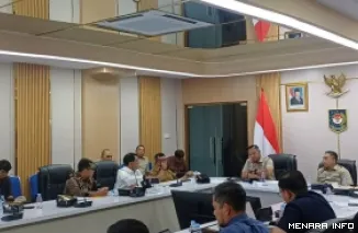 Bupati Padang Pariaman, John Kenedy Azis pada rapat koordinasi bersama Tim Percepatan Rehabilitasi dan Rekonstruksi Pascabencana di Kementerian Dalam Negeri, Jakarta, Selasa. (humas)