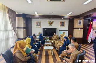 Sekdako Padang Raju Minropa Memimpin Rapat Persiapan Menuju Kota Pangan Aman 2026, Senin (15/6/2026)