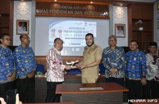 Wali Kota Padang Fadly Amran Bersama Direktur Utama Politeknik Kirana, Capt. Taufik Hidayat(*)
