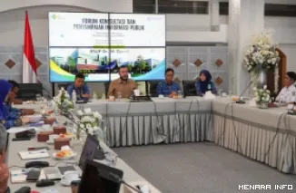 Wali Kota Padang Fadly Amran Saat Mengadakan Pertemuan Dengan Dirut RSUP M. Djamil, Rabu (17/6/2206)