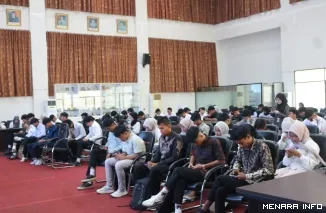 Para Peserta Sedang Mengikuti Seleksi Program Ikatan Dinas yang Diselenggarakan Pemko Padang da Politeknik Kirana, Jumat (19/6/2026)