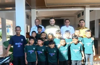 Wali Kota Padang Bersama Tim Persepaja 06 Yang Akan Mengikuti Piala Dunia Anak Indonesia 2026 (*)